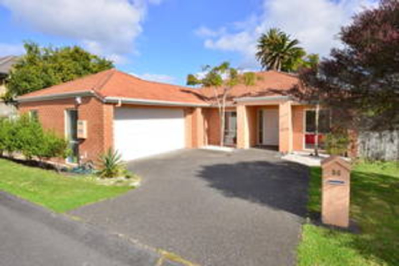 86 Bluebird Crescent, UNSWORTH HEIGHTS, North Shore City