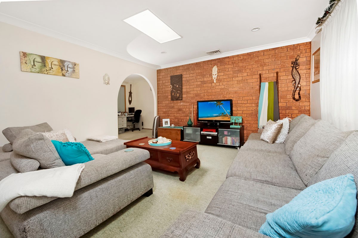73 Hall Drive, MENAI, NSW 2234