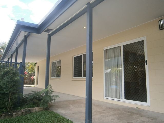 2/33 Periwinkle Avenue, TRINITY BEACH, QLD 4879