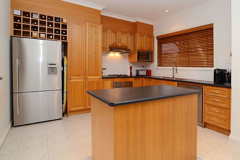 13 Ancona Drive, MILL PARK, VIC 3082