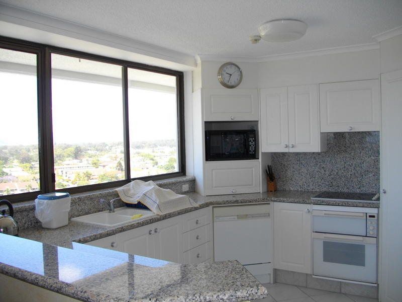 15E 'Huntington Apartments' 10 Marine Parade, SOUTHPORT, QLD 4215