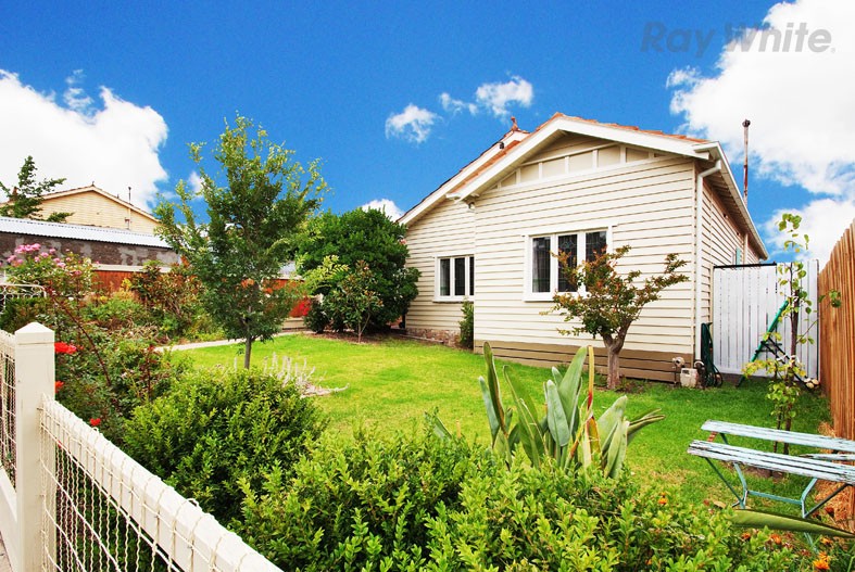 1 Perrett Street, BRUNSWICK WEST, VIC 3055