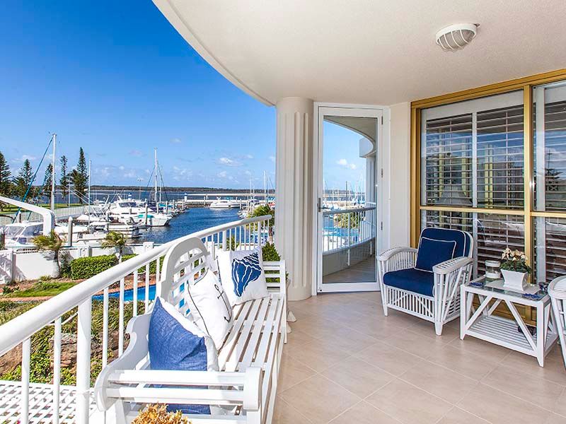 3/19  Oatlands Esplanade, RUNAWAY BAY, QLD 4216