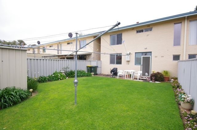 4b Casserley Avenue, GIRRAWHEEN, WA 6064