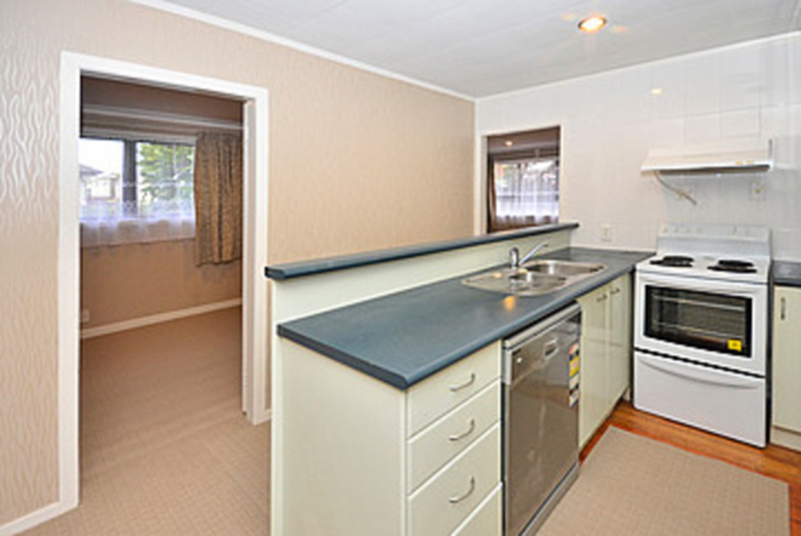1/4 Coxhead Road, MANUREWA, Manukau City
