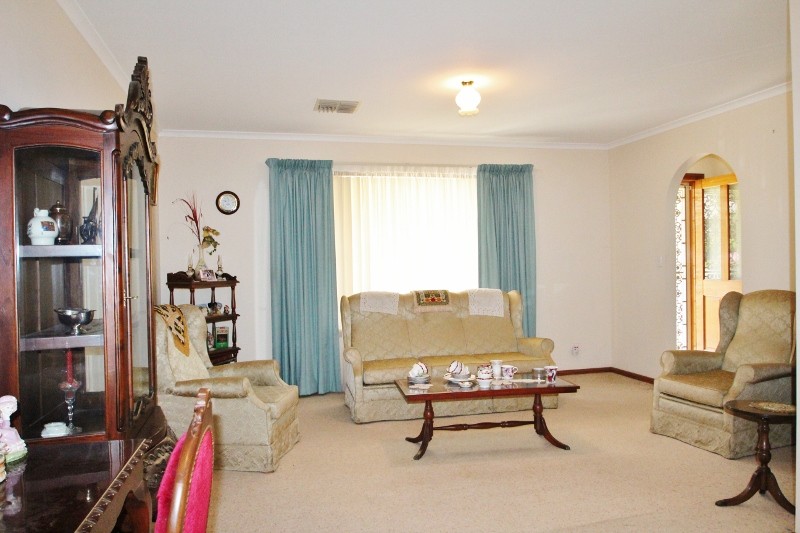 1 McKinnon Park, CLARE, SA 5453