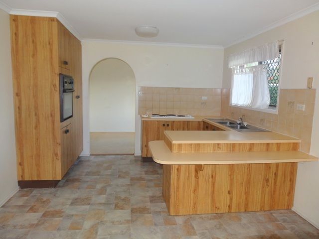 4 Ravenscraig Court, KALLANGUR, QLD 4503