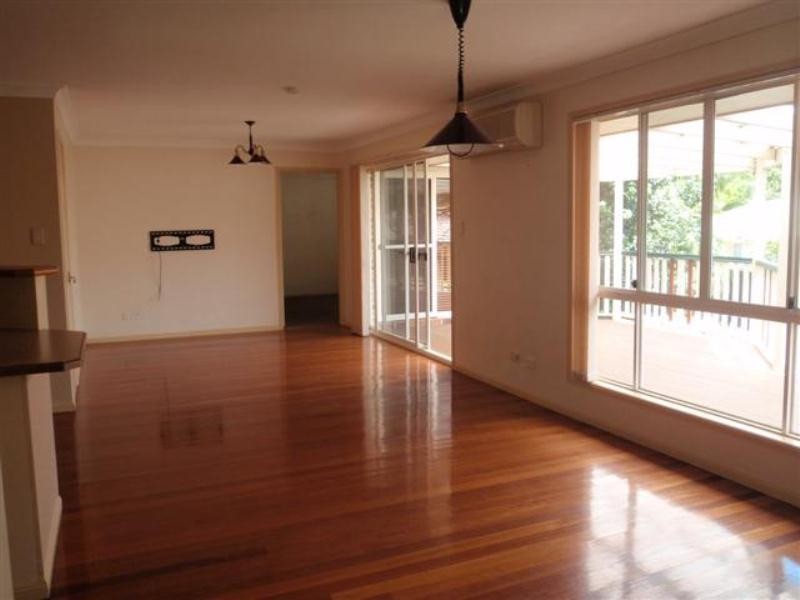 8 Woodvale Court, EVERTON HILLS, QLD 4053