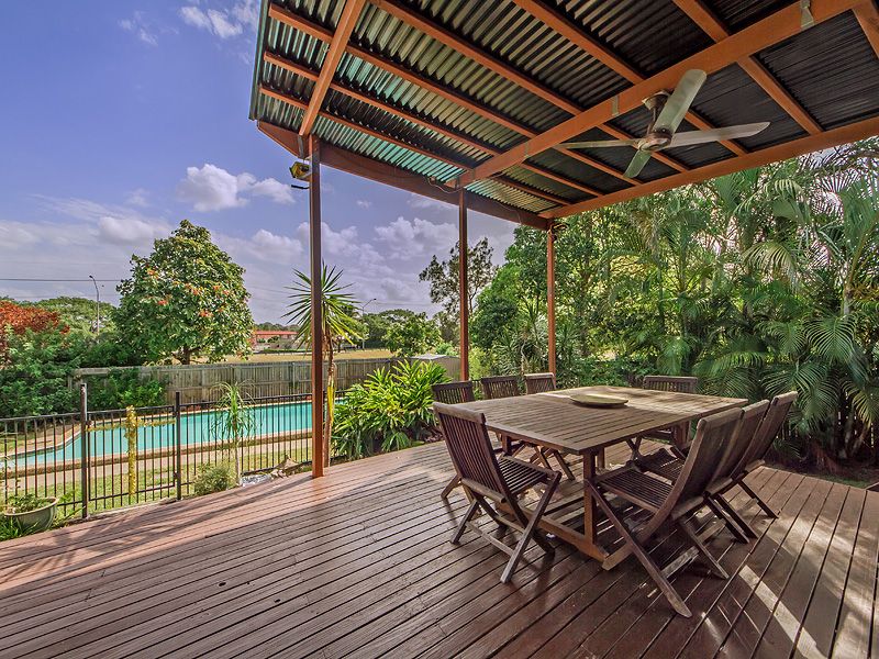 18 Wistaria Avenue, SOUTHPORT, QLD 4215