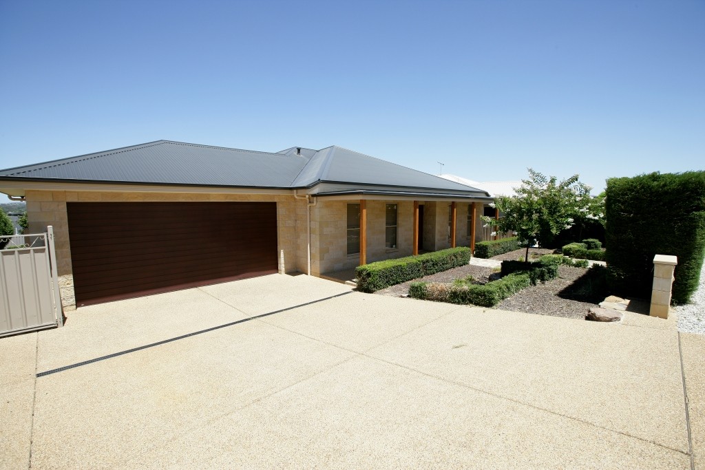 18 Brindabella Drive, TATTON, NSW 2650