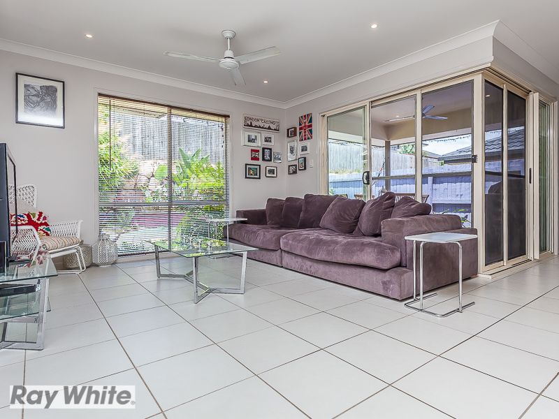 11 Nina Crescent, NORTH LAKES, QLD 4509