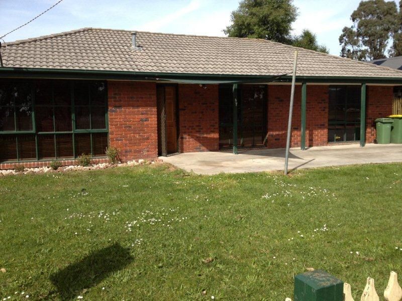 37 Henty Street, PAKENHAM, VIC 3810