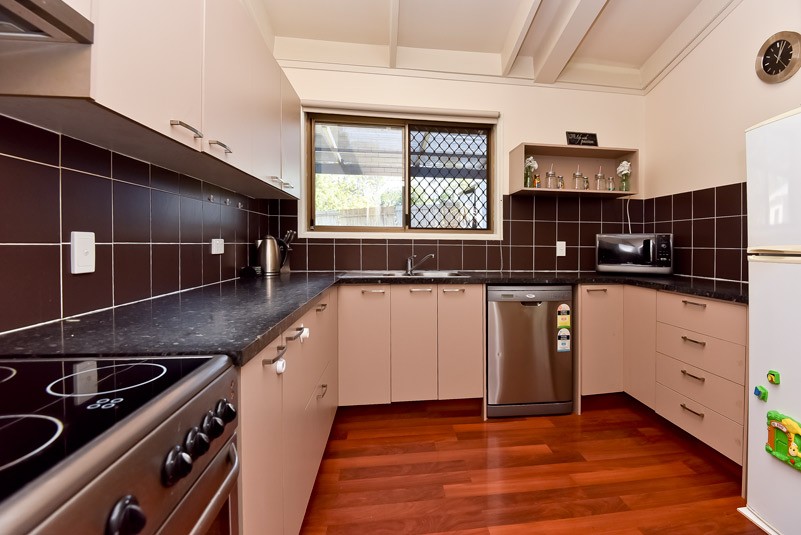 10 Jamie Grove, SPRINGWOOD, QLD 4127