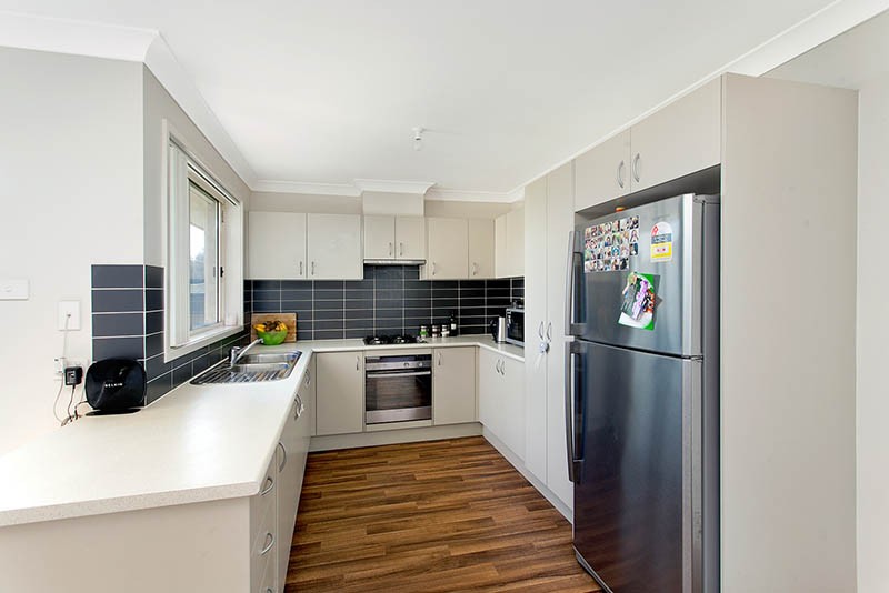 4a Barton Street, OAK FLATS, NSW 2529