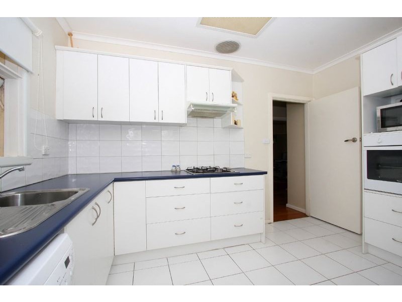28 Newton Crescent, LALOR, VIC 3075
