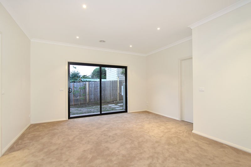 2/19 Alexander Avenue, DANDENONG, VIC 3175