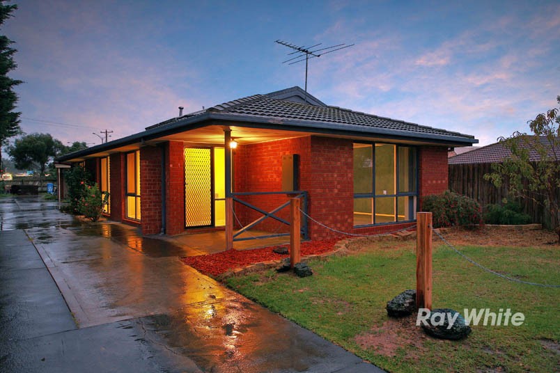 1/3 Lachlan Close, CRANBOURNE NORTH, VIC 3977