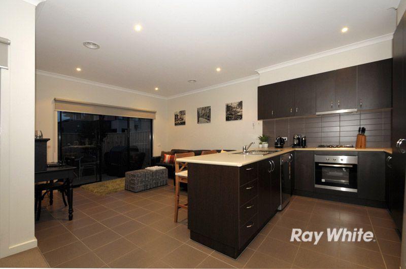 16 Lexington Square, SANDHURST, VIC 3977