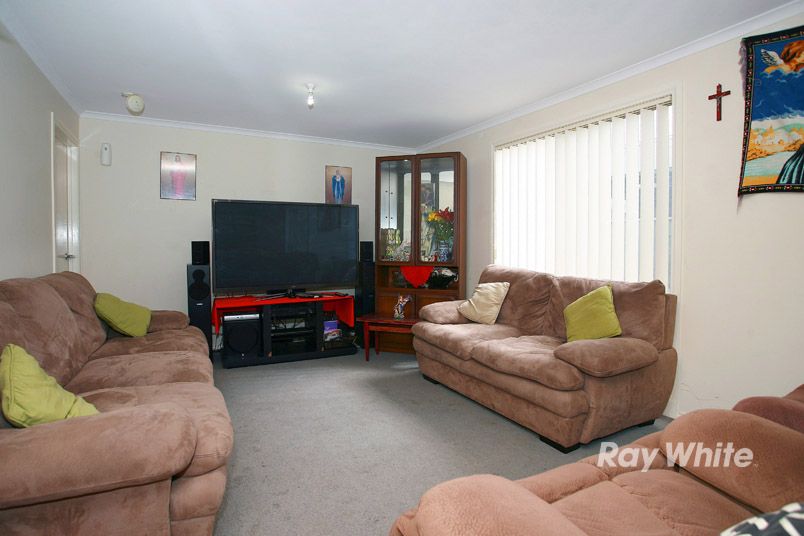 19 Archers Field Drive, CRANBOURNE EAST, VIC 3977
