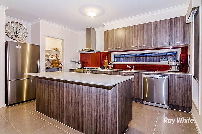 8 Hill Farm Drive, CLYDE, VIC 3978
