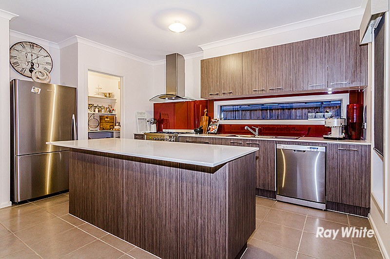 8 Hill Farm Drive, CLYDE, VIC 3978