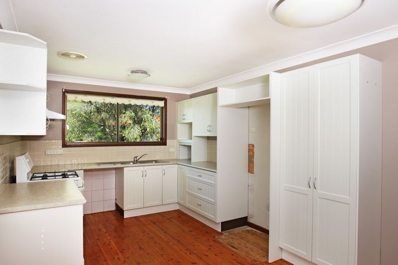 27 Monk Crescent, Bomaderry, NSW 2541