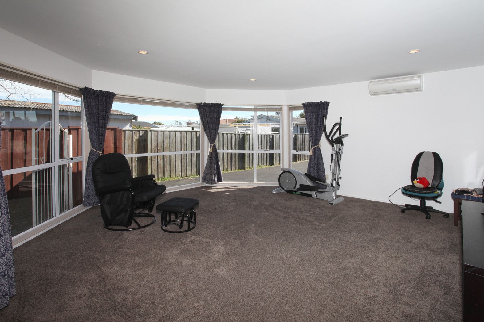 2/22A Sylvia Street, PARKLANDS, Christchurch City
