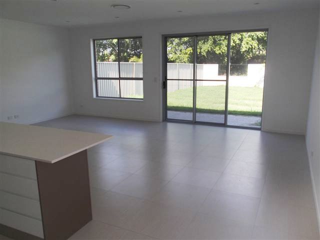 2/8 Compass Drive, BIGGERA WATERS, QLD 4216
