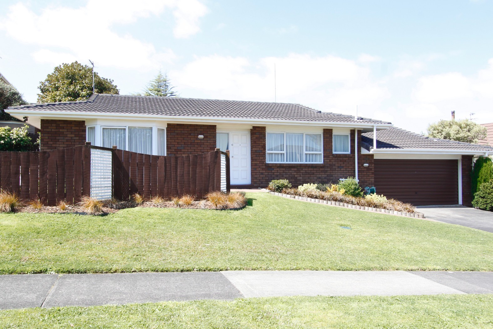 2A Kallaroo Place, Botany Downs, Manukau City