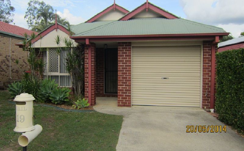 19 Mahogany Place, FOREST LAKE, QLD 4078