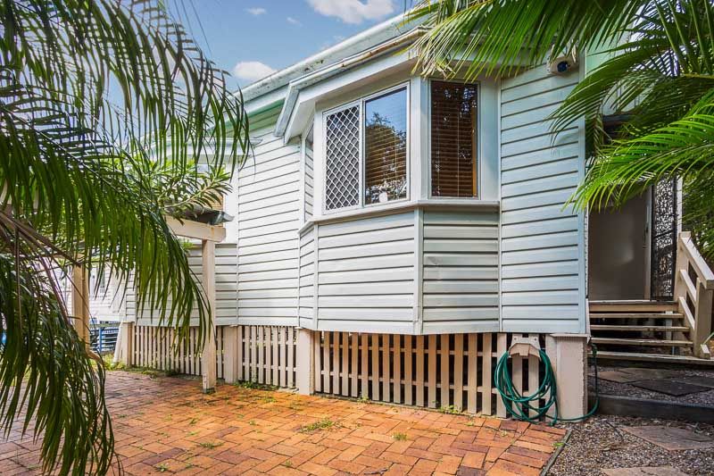 23 Ninth Avenue, Kedron, QLD 4031