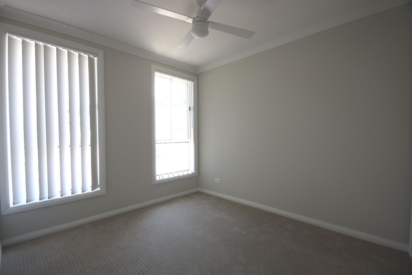 16 (Lot 33) Teasdale Street, ELDERSLIE, NSW 2570