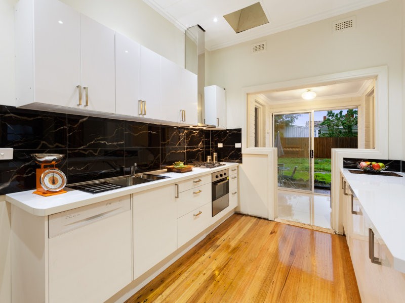 116 Warrigal Road, OAKLEIGH, VIC 3166