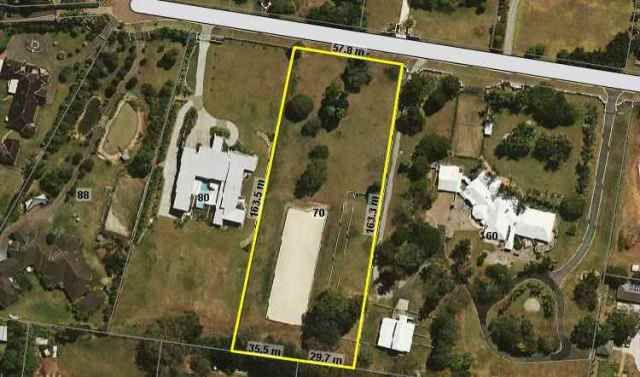 70 Tiverton Place, BRIDGEMAN DOWNS, QLD 4035