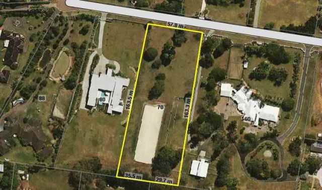70 Tiverton Place, BRIDGEMAN DOWNS, QLD 4035