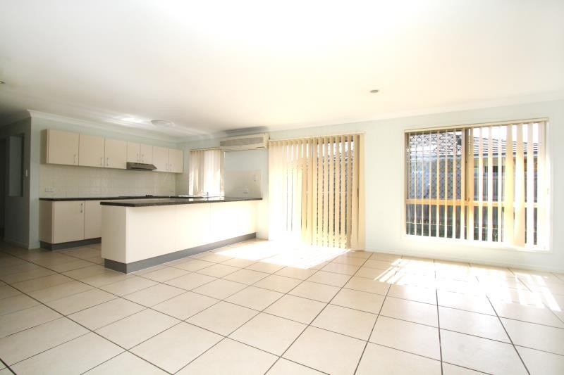 216 Edwards Street, RACEVIEW, QLD 4305