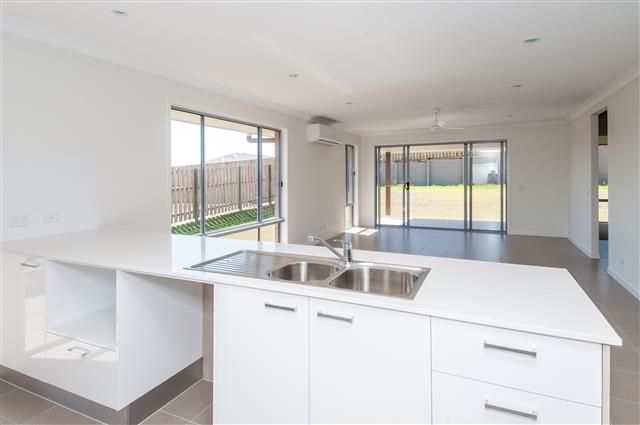 11 Kandel Court, KIRKWOOD, QLD 4680