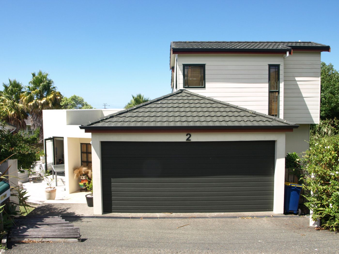 2 Hauraki Crecent, PINEHILL, North Shore City