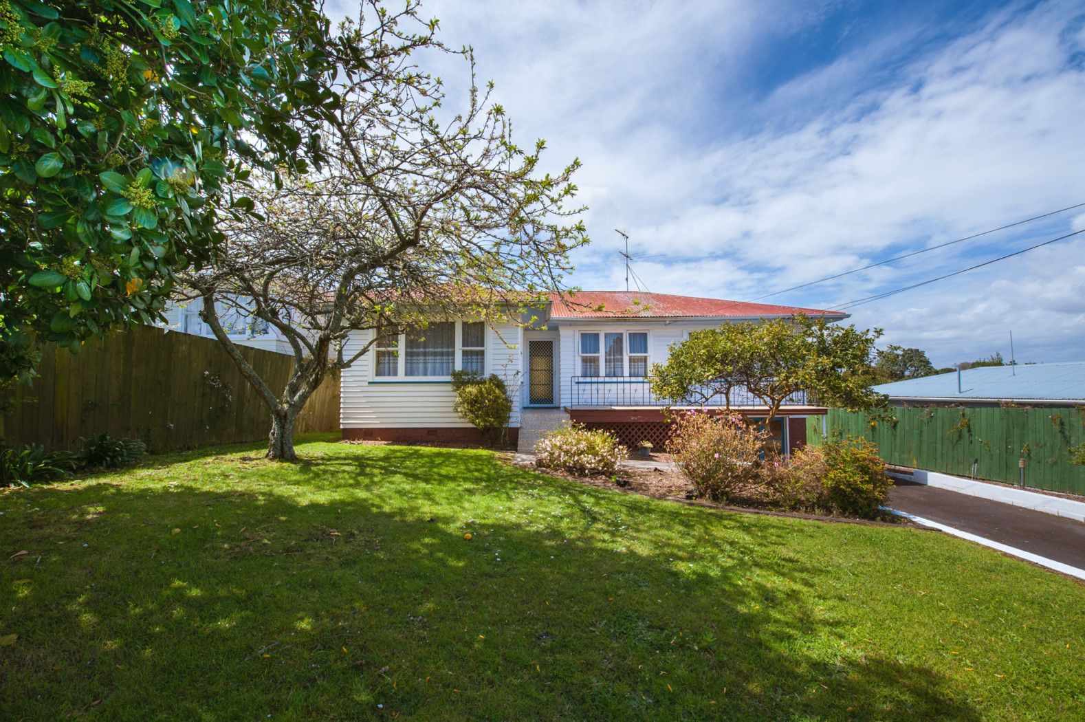 16 Thompson Terrace, MANUREWA, Manukau City
