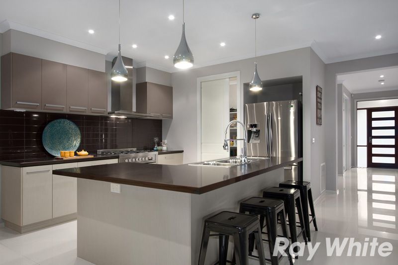 90 Windermere Boulevard, PAKENHAM, VIC 3810
