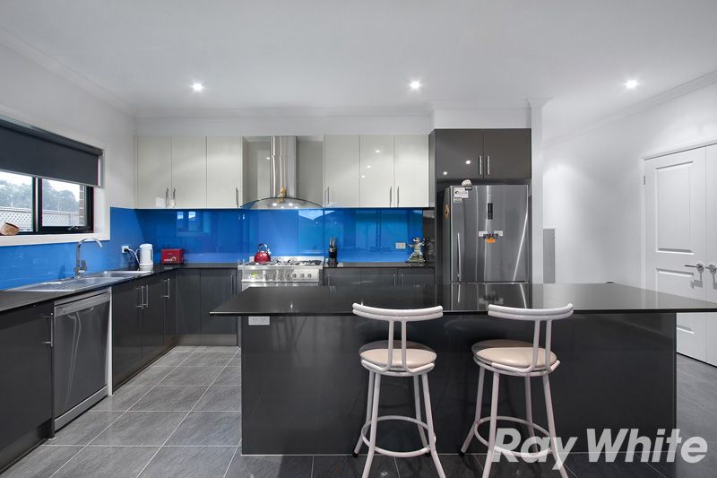 31 Creekview Avenue, PAKENHAM, VIC 3810