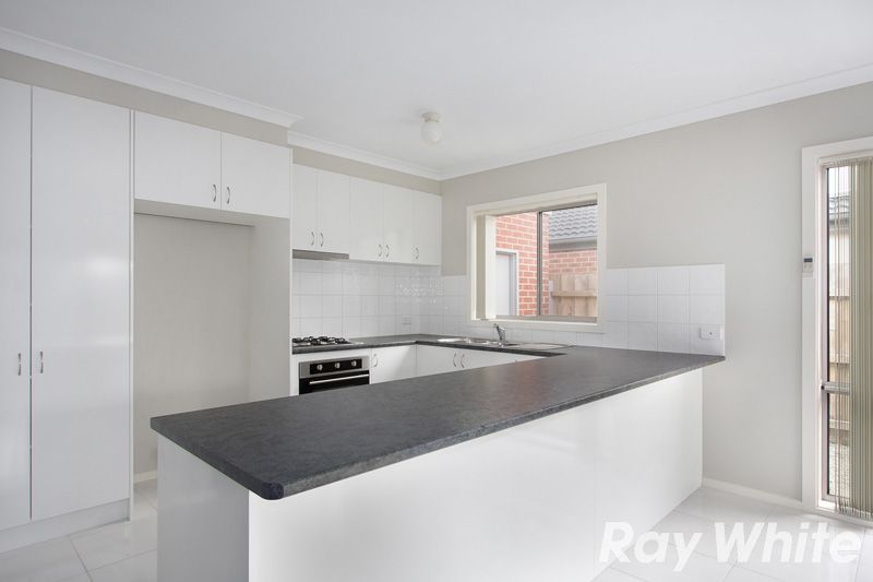 2/143 Ahern Road, Pakenham, VIC 3810