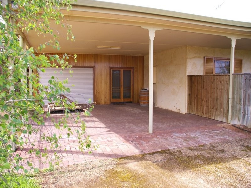 12 Orroroo Street, RENMARK, SA 5341