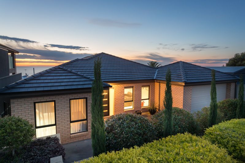 1 St Vincents Avenue, HALLETT COVE, SA 5158