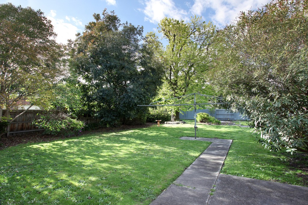 33 Moorookyle Avenue, HUGHESDALE, VIC 3166