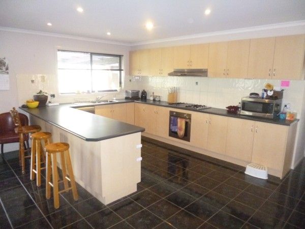 16 Clancy Crescent, CARRUM DOWNS, VIC 3201