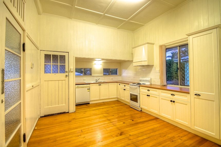 34 Macquarie Street, SILKSTONE, QLD 4304