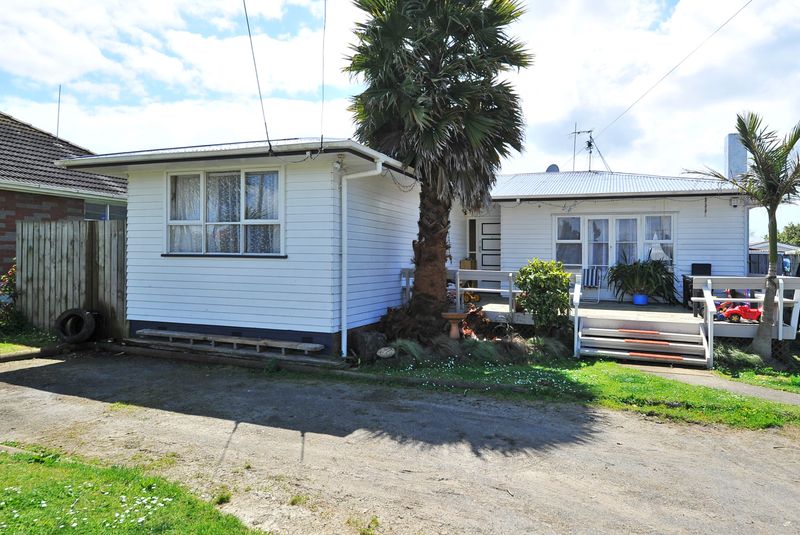 SUMMER MEMORIES WITH YOUR FAMILY START HERE - Mangere
