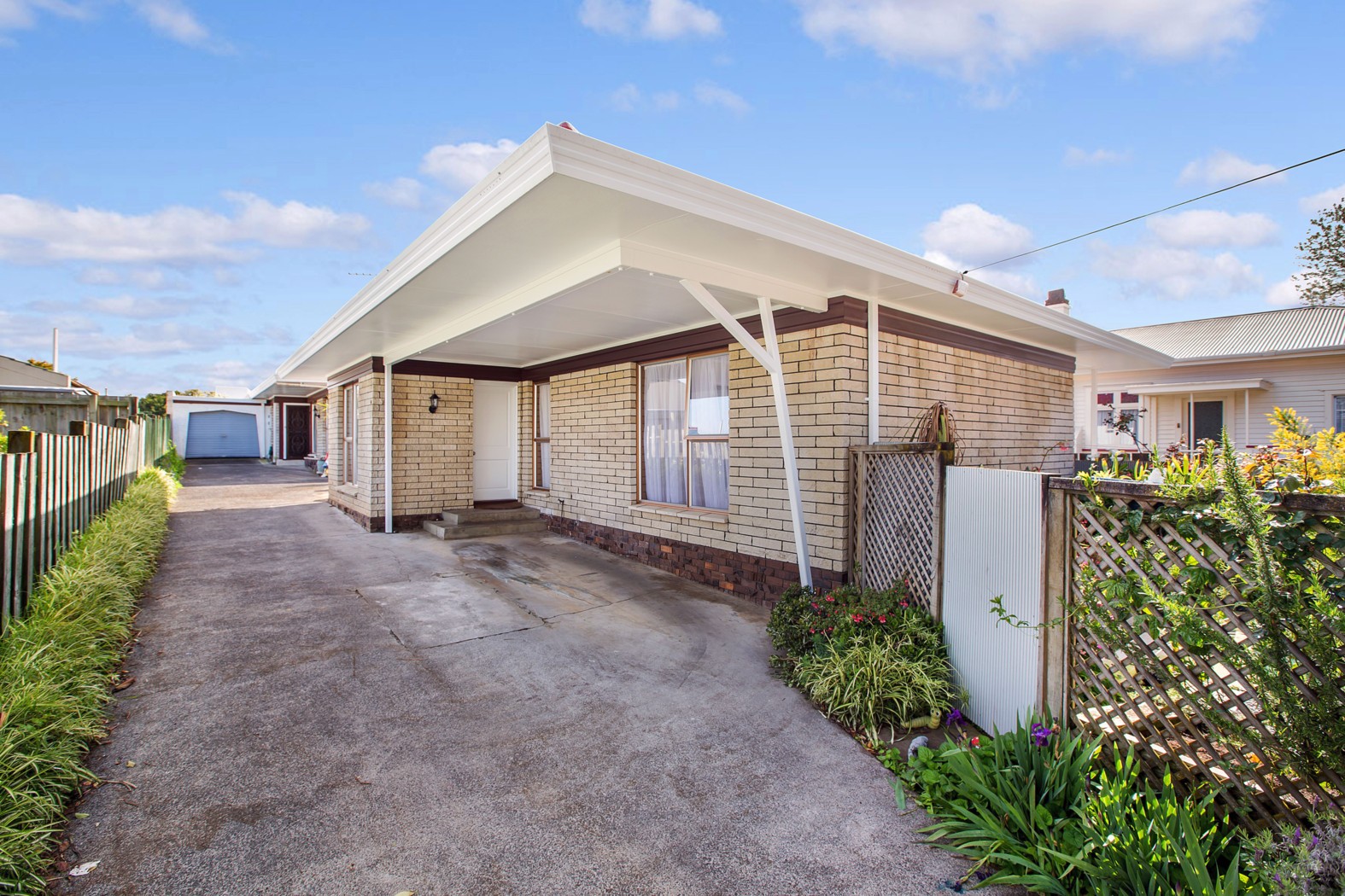 2/2 Park Gardens, ONEHUNGA, Auckland City