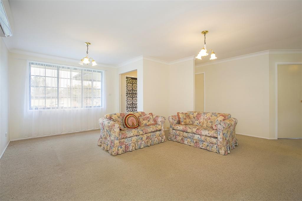 2 Viola Place, GLENMORE PARK, NSW 2745